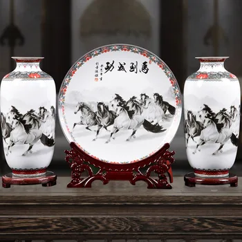 Керамические украшения три комплекта Цзиндэчжэньская ваза с лошадью, домашняя цветочная композиция для гостиной, современные простые офисные украшения