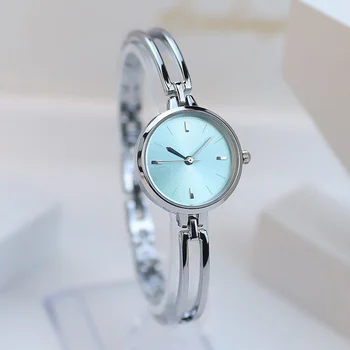 Простые модные женские часы, минималистичные роскошные женские часы-браслет из сплава, маленькие часы с драгоценными камнями, Кварцевые наручные часы Montre Femme